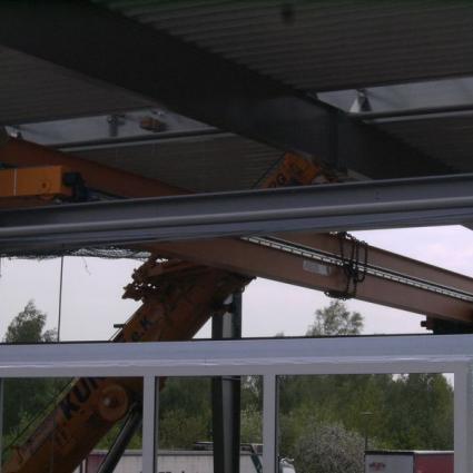 Der Innenausbau der neuen Halle geht voran!
